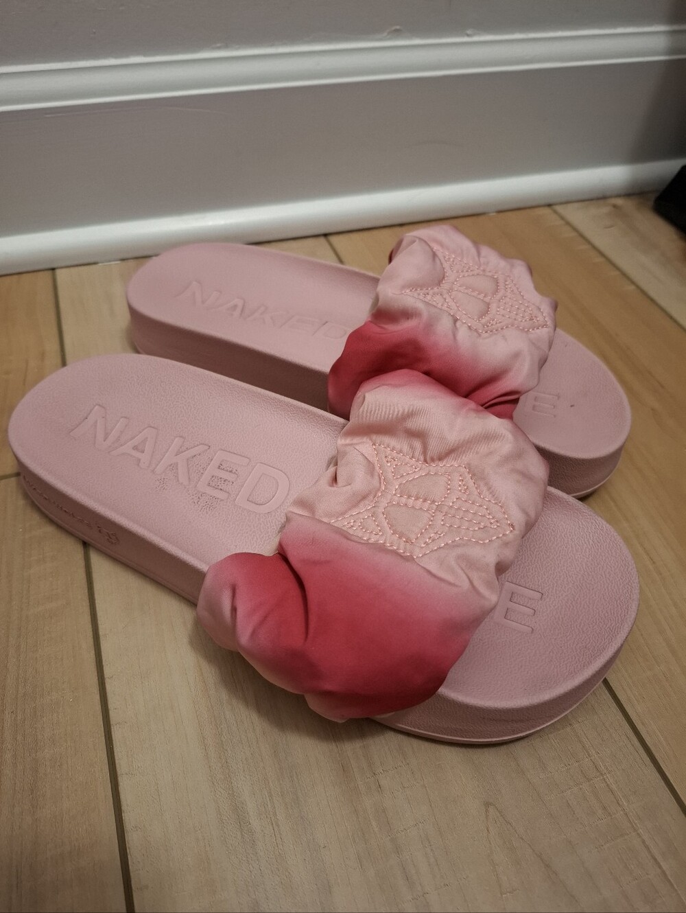 Naked Wolfe Slides Women's 8 Pink Ombre Coast Pool Luxury Comfort Summer